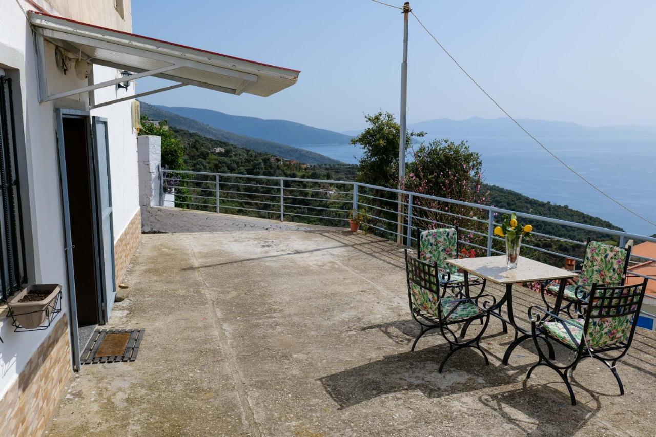 Duka'S House Hotel Lukove Bagian luar foto
