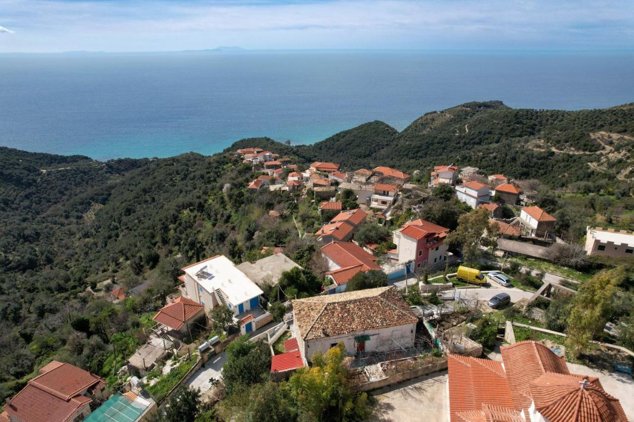 Duka'S House Hotel Lukove Bagian luar foto